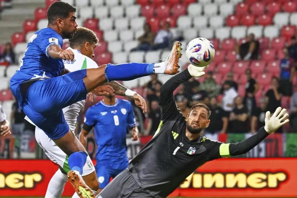 与意大利队, 据埃菲社报 与意大利队, 据埃菲社报