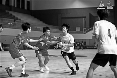 手球少年的, 尽致 手球少年的, 尽致