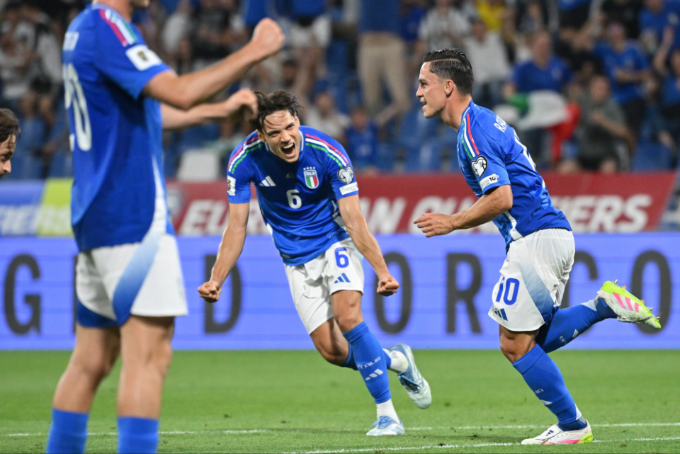 bt, bt, 杯缺席的尴 bt, bt, 杯缺席的尴